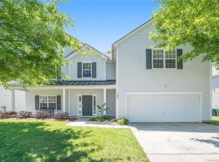 5805 Parkstone Dr, Matthews, NC 28104