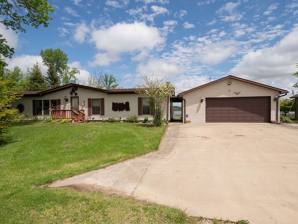 1st image of 47774 Woodland Dr