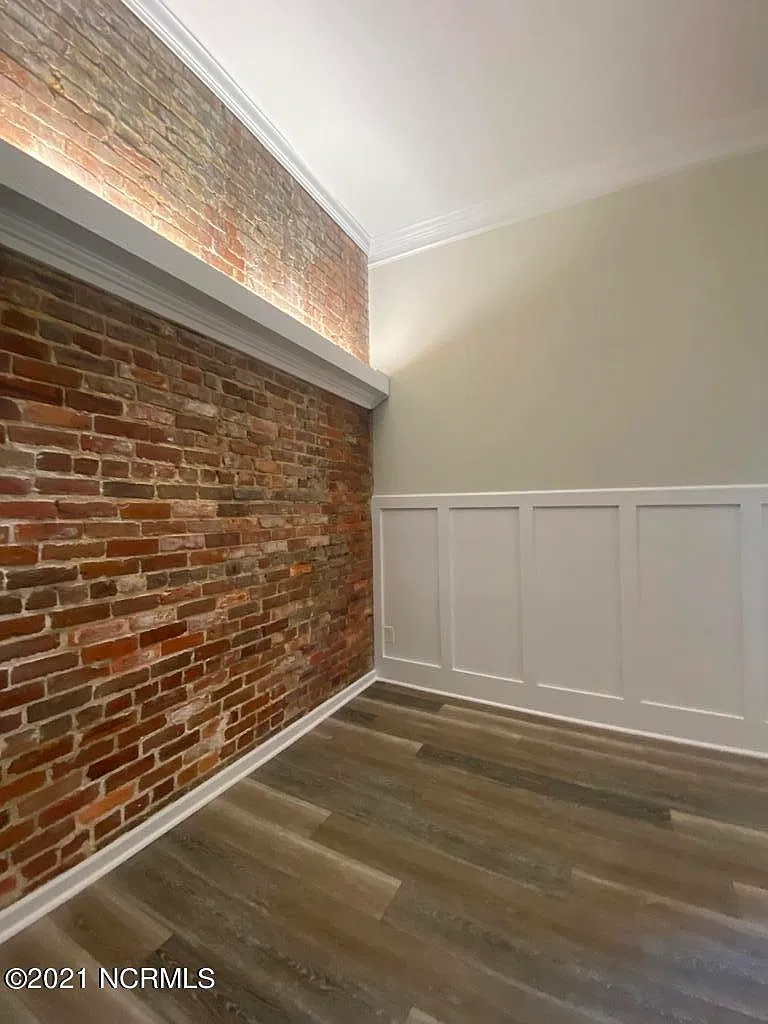 1 bed, 1.0 bath, 700 sqft, $1,350 — Photo 2