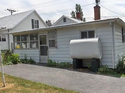 2nd image of 150 3rd St
