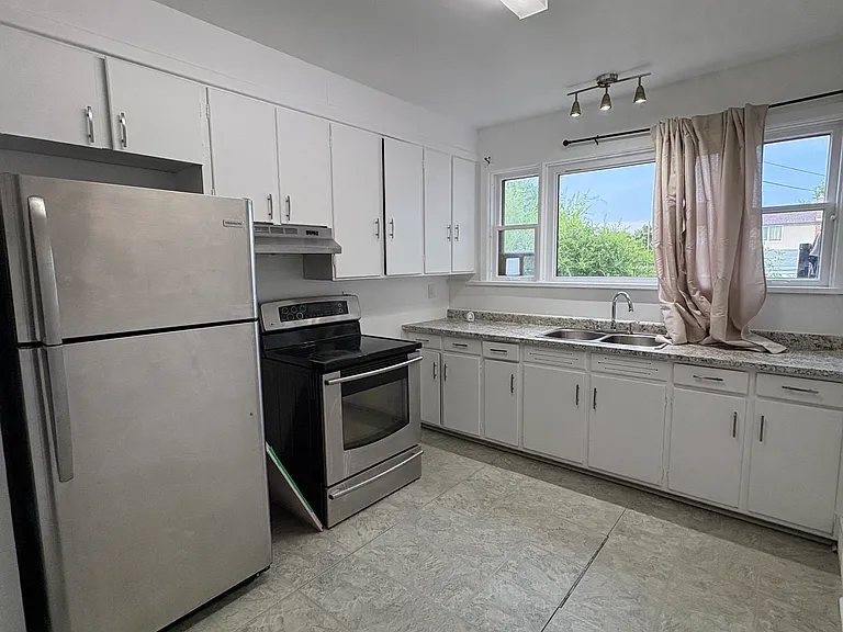 315 Matheson Ave — Photo 2
