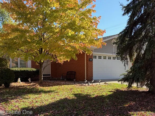 942 Kenilworth Pl, Clawson, MI 48017