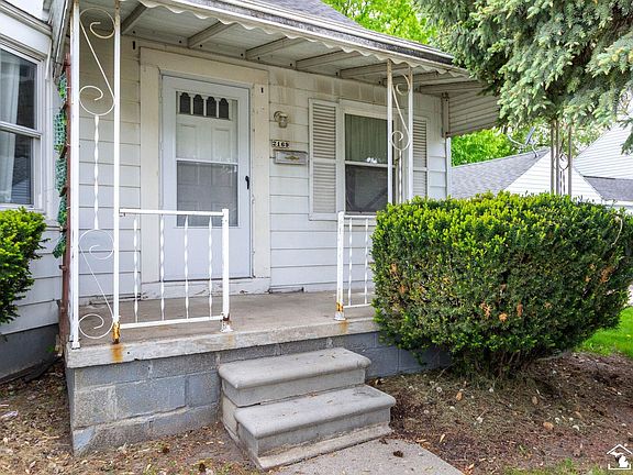 3rd image of 2169 Cicotte Ave