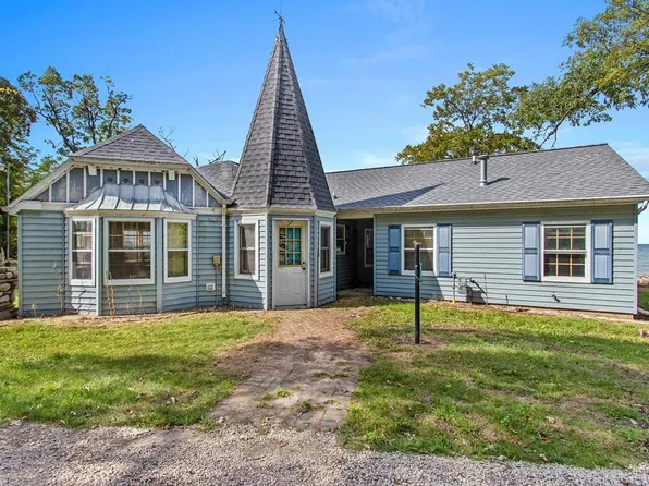 905 Shoemaker Point Rd, Brussels, WI 54204