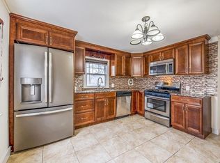 111 Clydesdale Ln, Springfield, MA 01129