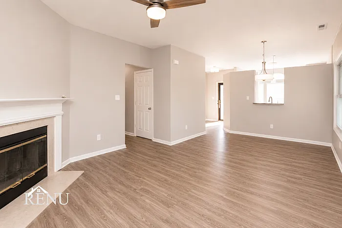 2710 Lucas Dr — Photo 6