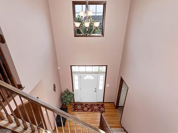 5th image of 9421 Bedford Dr