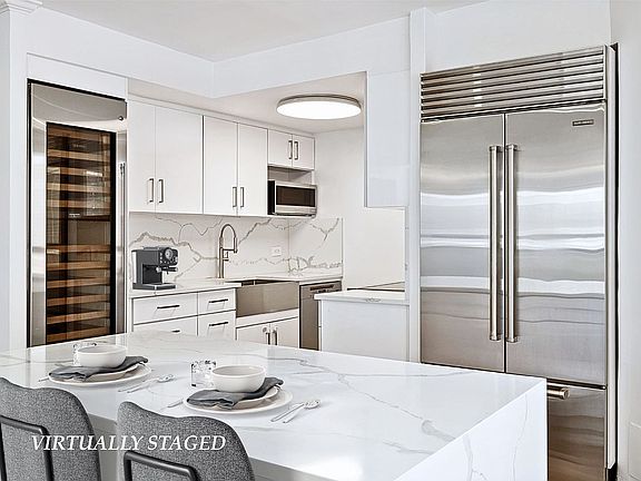 4th image of 240 E 47th St #39AB