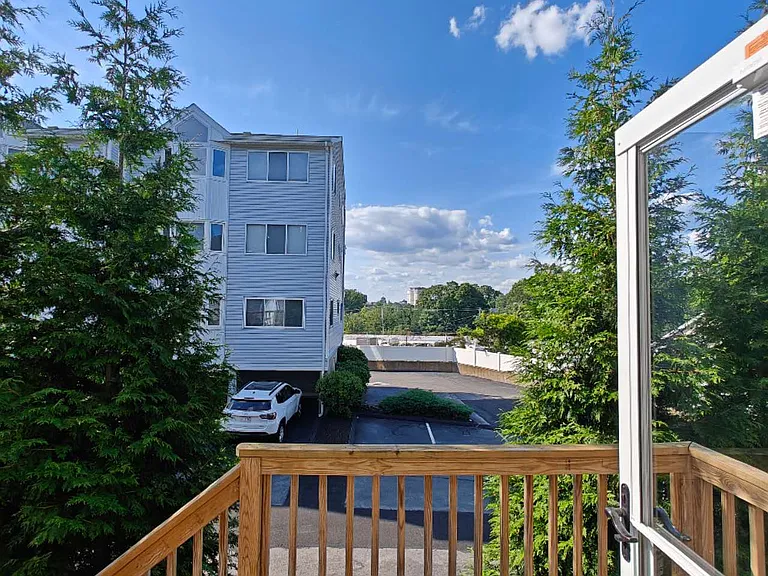 150 Quincy Ave #5B — Photo 32