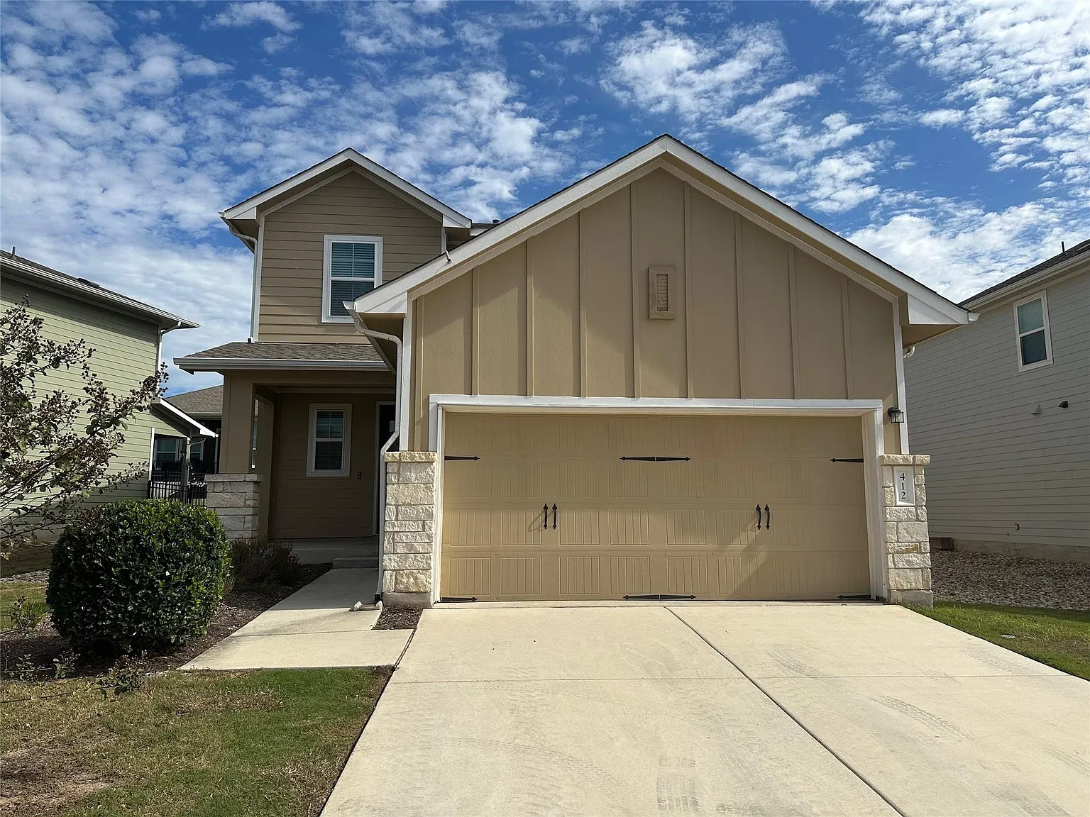 3 bed, 2.5 bath, 1944 sqft, $1,850 — Photo 1