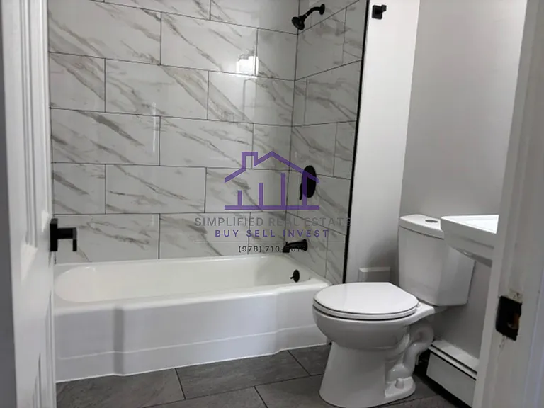 36 Market St #5 — Photo 5