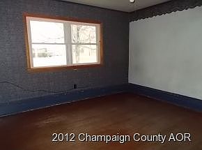 4th image of 325 E Washington St #1