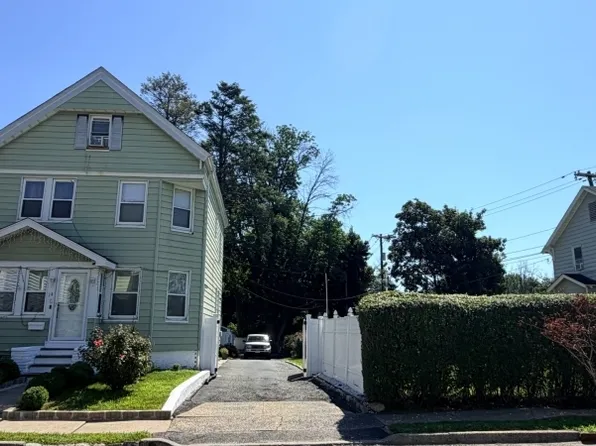 14 Dodd Ter, East Orange City, NJ 07017