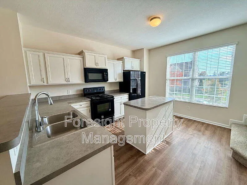 2 bed, 2.5 bath, 1453 sqft, $2,150 — Photo 3