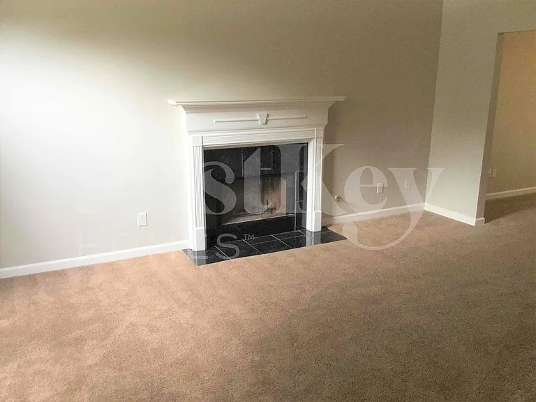 2324 Sandspring Dr SW — Photo 2