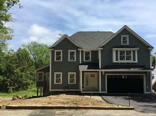 16 Howard St, Newburyport, MA 01950