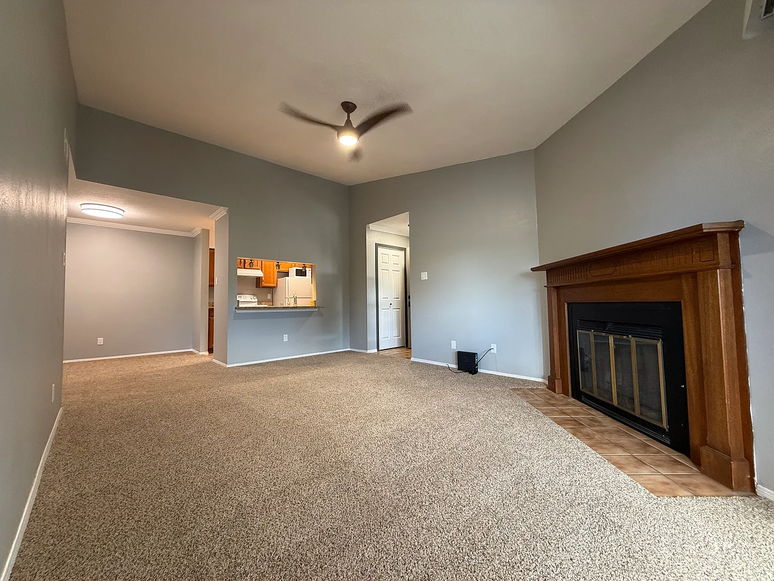 2 bed, 972 sqft, $2,600 — Photo 1