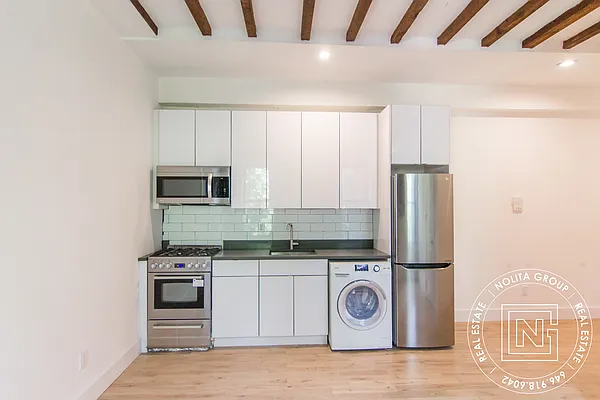 Rented by Nolita Group | media 38