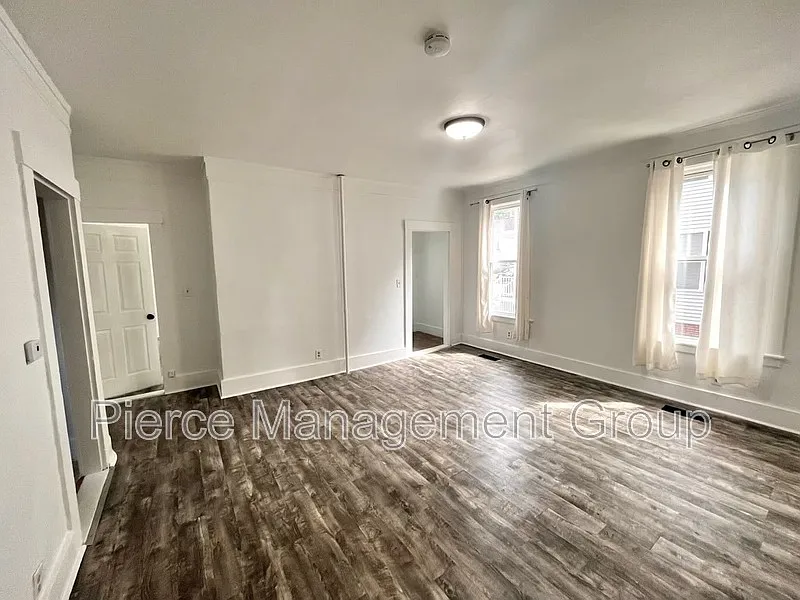 2 bed, 1.0 bath, 876 sqft, $2,150 — Photo 4