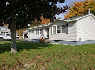 82 Washington St, Baileyville, ME 04694
