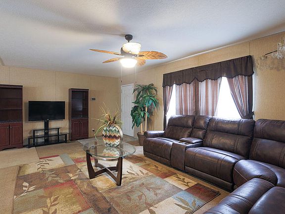 2nd image of 4050 Pond Loop Rd