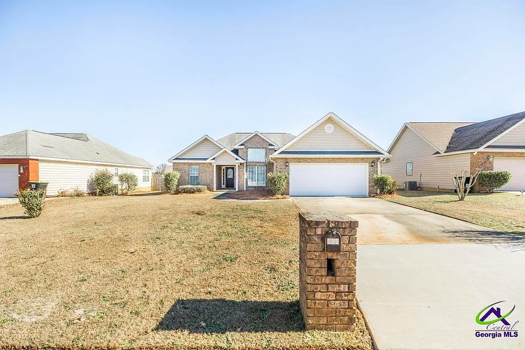 3 bed, 2.0 bath, 1486 sqft, $1,750 — Photo 3