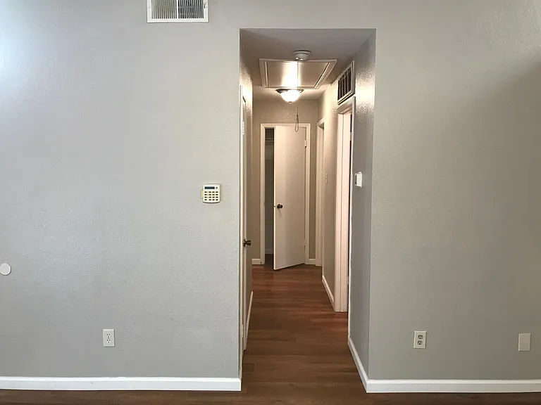 1015 E Yager Ln #87 — Photo 7