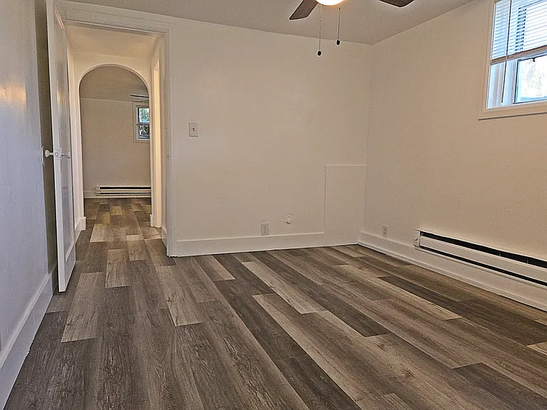 347 1/2 E Center St — Photo 15