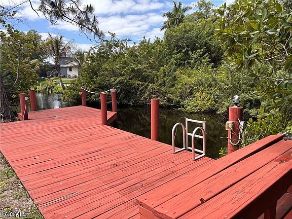 3rd image of 1933 Flamingo Dr