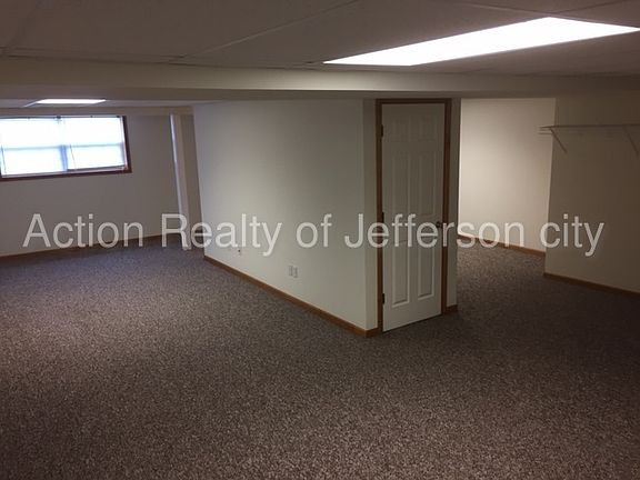 3rd image of 4043 Buckingham Park