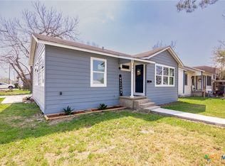 1411 E Anaqua Ave, Victoria, TX 77901