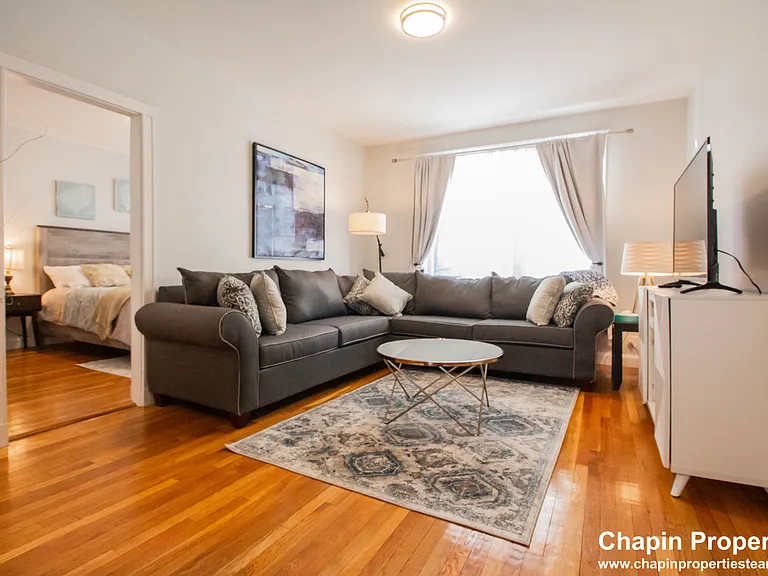 191 Kent St #4 — Photo 4