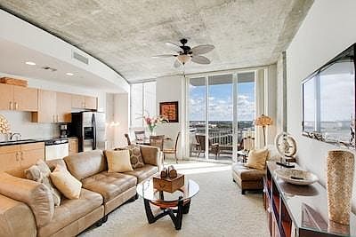 4th image of 400 N Flagler Dr APT 606