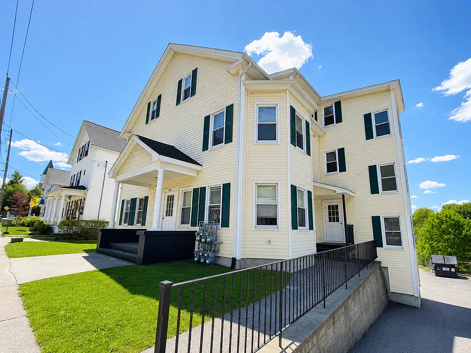 60 Lake St