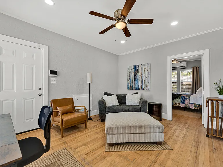 1003 W Cypress Ave — Photo 12