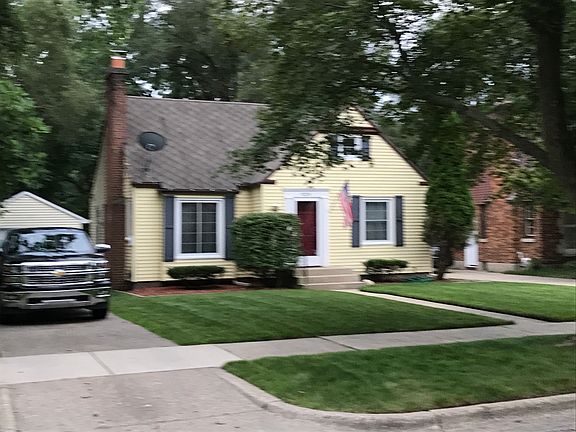 5th image of 1026 Edna St SE