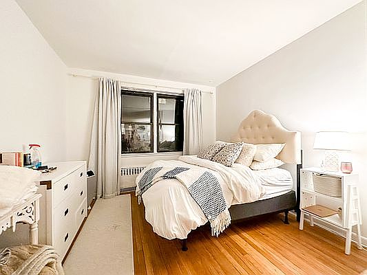 3rd image of 239 E 80th St APT 3C