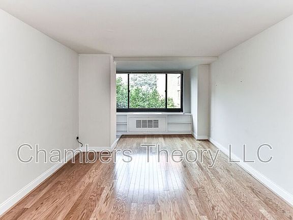 5th image of 1021 Arlington Blvd APT 747