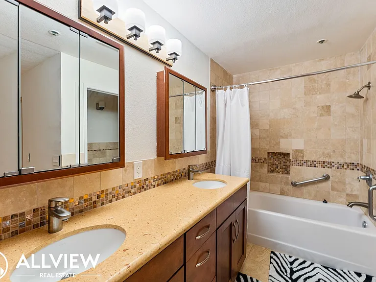 280 Cagney Ln #220 — Photo 31