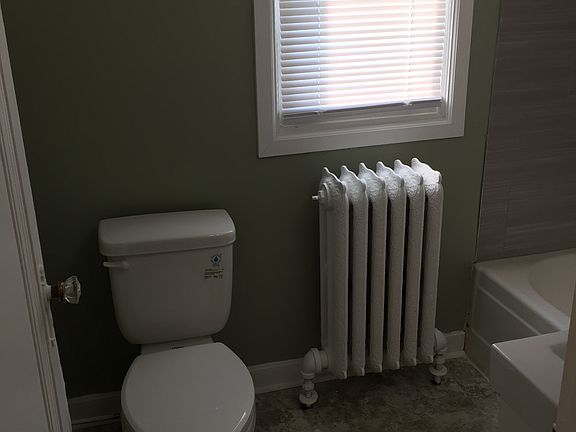 3rd image of 4924 Davenport St #2