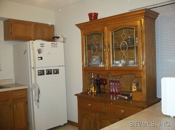 2nd image of 9 Carriage Ln