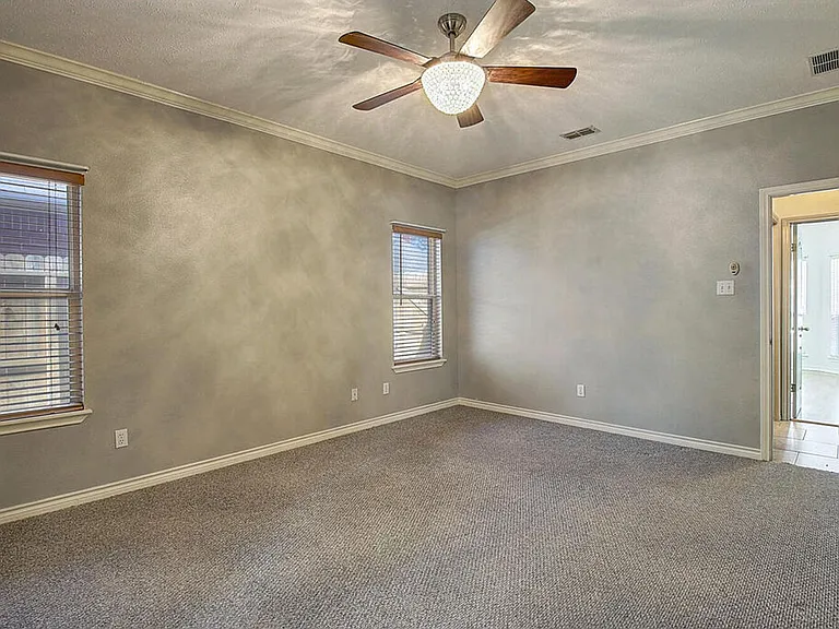7642 Dallas St — Photo 27