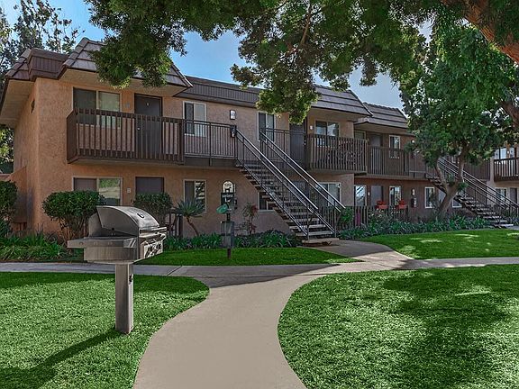 4th image of 2707 Avenida De Anita #7