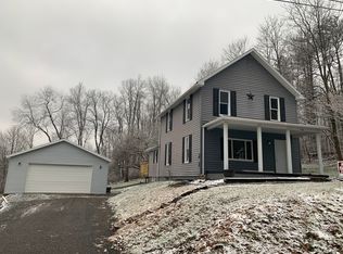 408 W Prairie St, Harrisville, PA 16038