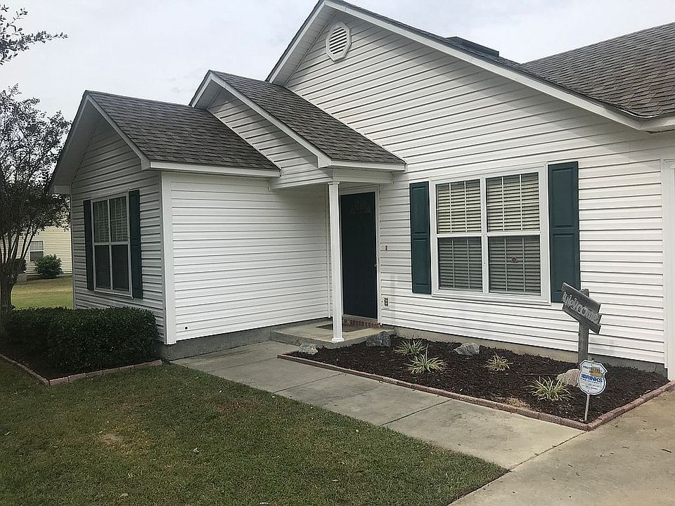 2nd image of 3200 Wroxham Cir