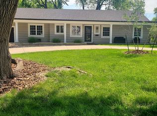 9823 Pawnee St, Overland Park, KS 66206
