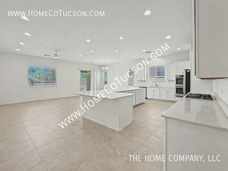 38628 S Running Roses Ln — Photo 3