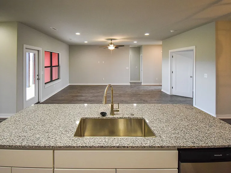 340 N Otoe St — Photo 7