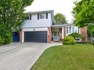 1381 Christina Ct, Burlington, ON L7P2V8