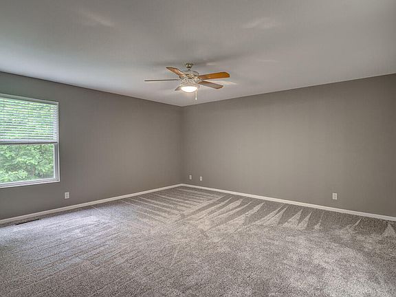 5th image of 10725 Shadywood Dr